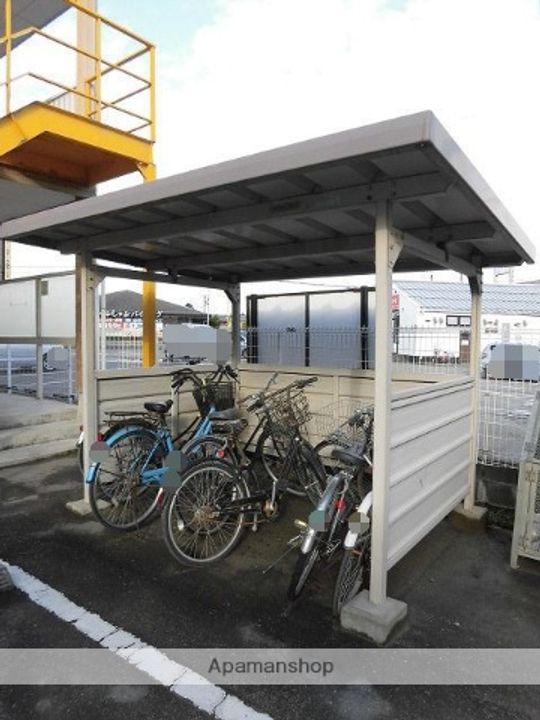ファーストクラス県立大学前の外観