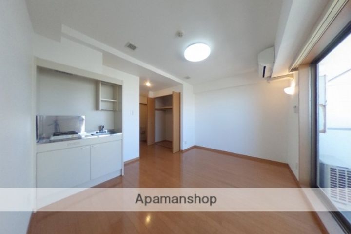 サンシャルム万代の居間