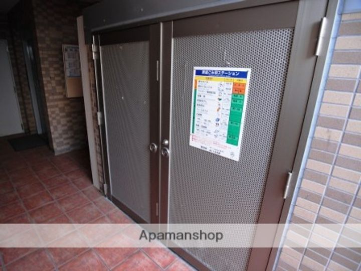 サンシャルム万代の外観