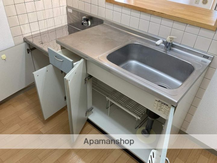 サンヘルメス尾山206の内装