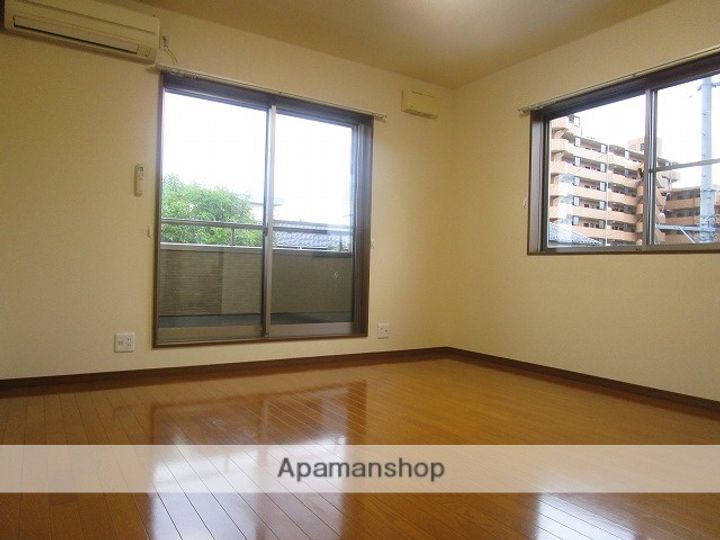 ウェルストーン201の居間