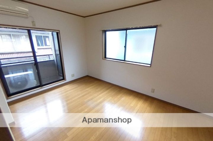 コーポスナイプ202の居間