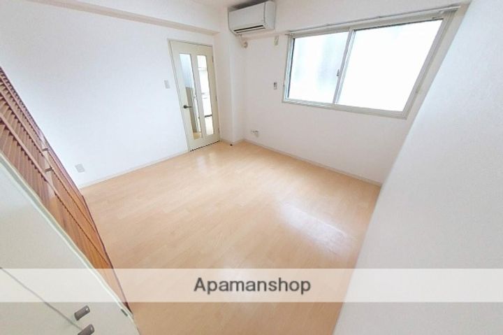 ドミシル旭町の居間