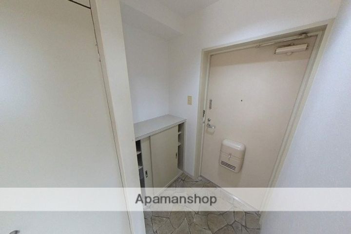 ドミシル旭町の玄関