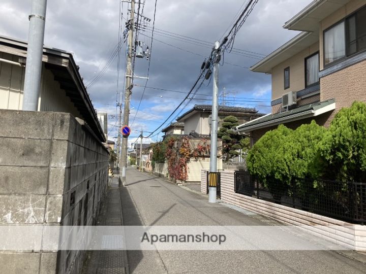 クラシック牡丹山の周辺