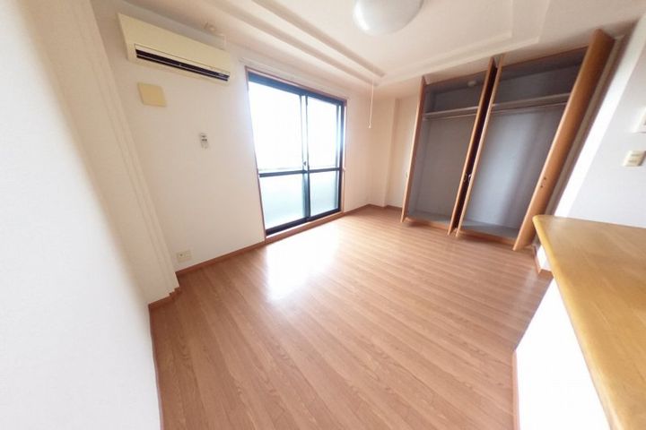 ビアンニュー松崎00205の居間