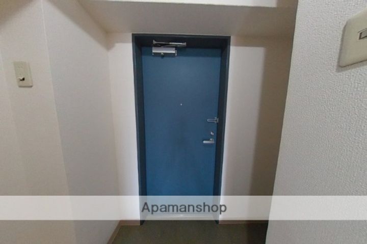 ワンノール堀之内215の玄関