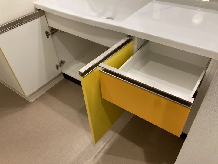 ロイヤルパークスER万代の内装