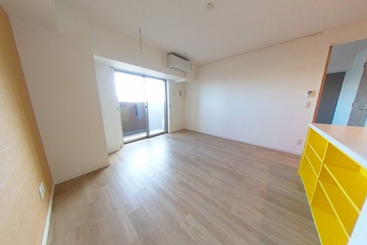 ロイヤルパークスER万代の居間