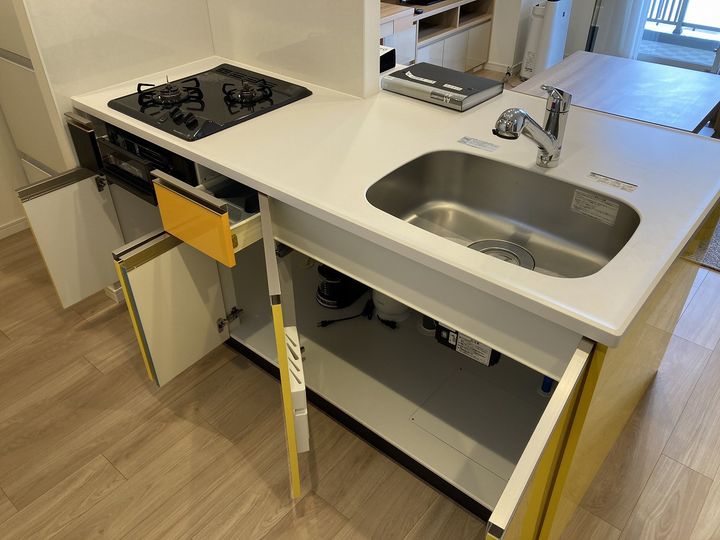 ロイヤルパークスER万代0818の内装