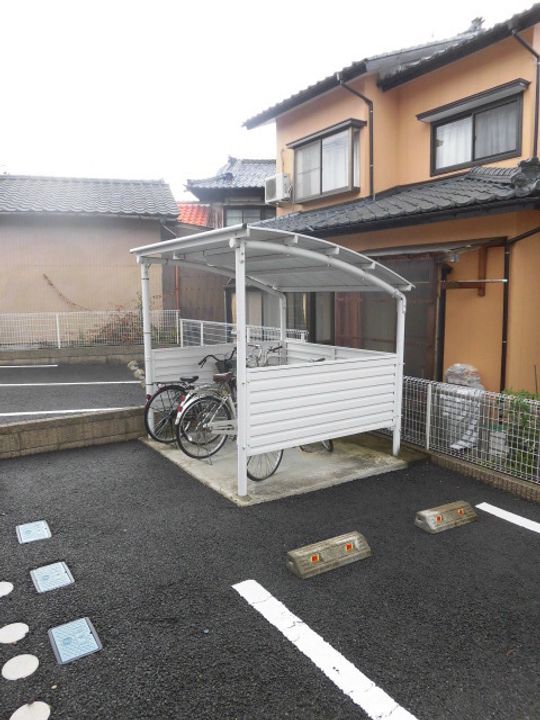 クレセントコートの外観