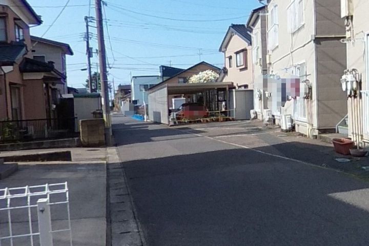 クレセントコートの周辺