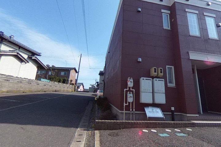 クレセントコートの周辺