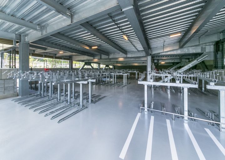 ロイヤルパークスER万代の内装