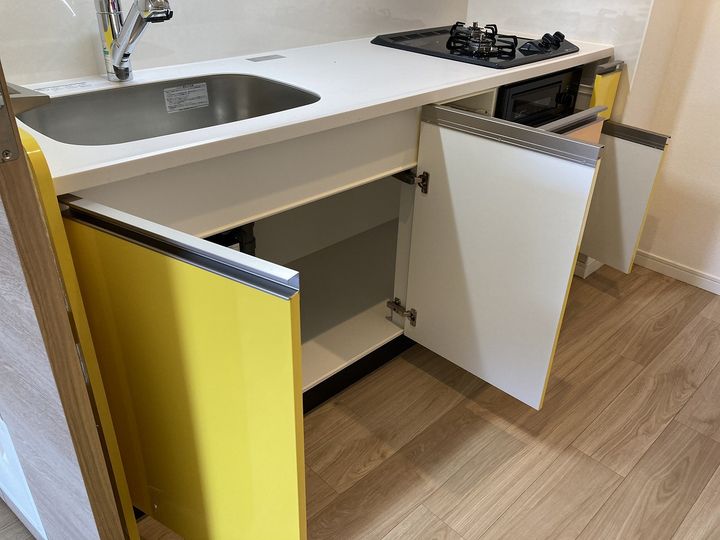 ロイヤルパークスER万代0510の内装