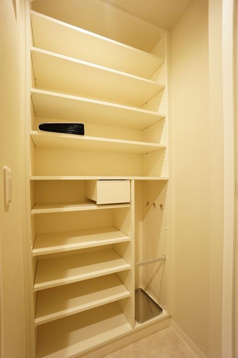 ロイヤルパークスER万代の内装