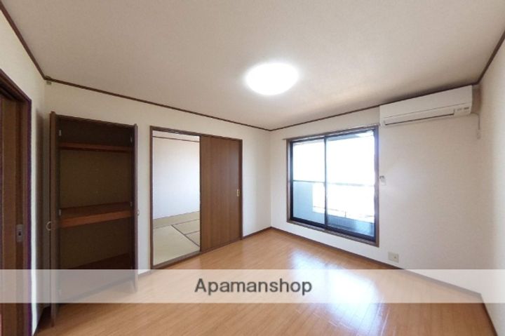 コンフォートヴィレッジⅡ202の居間