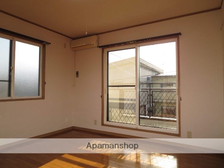 アーバンスクエア205の居間