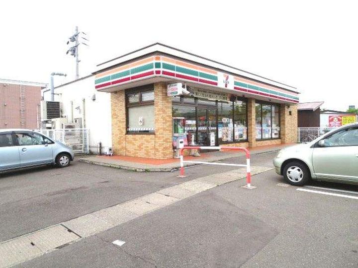 スクーデリアUNOS2の周辺