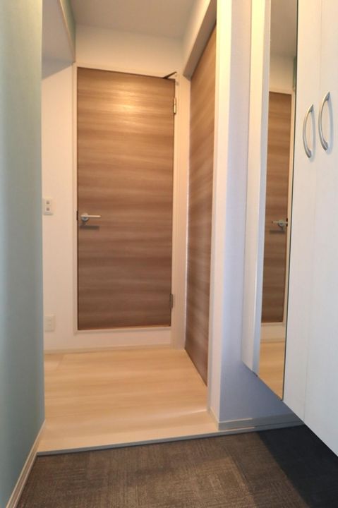 マウント.ナンバ スプリングの玄関