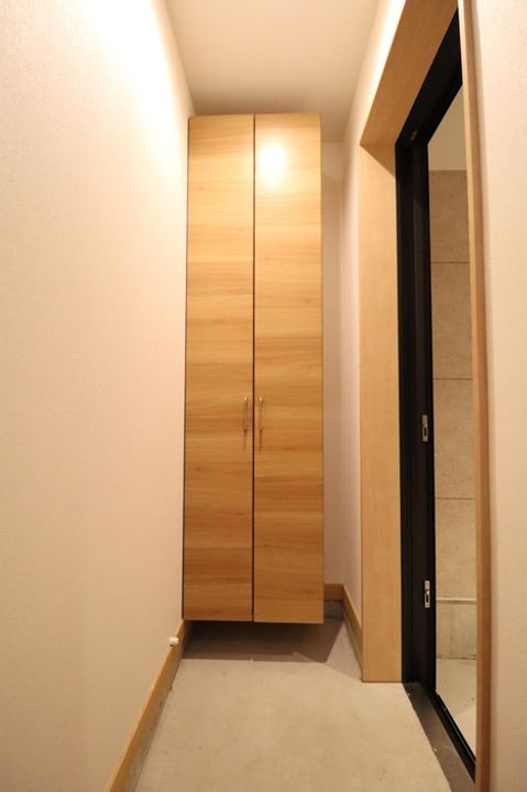 スクーデリアUNOS2の玄関