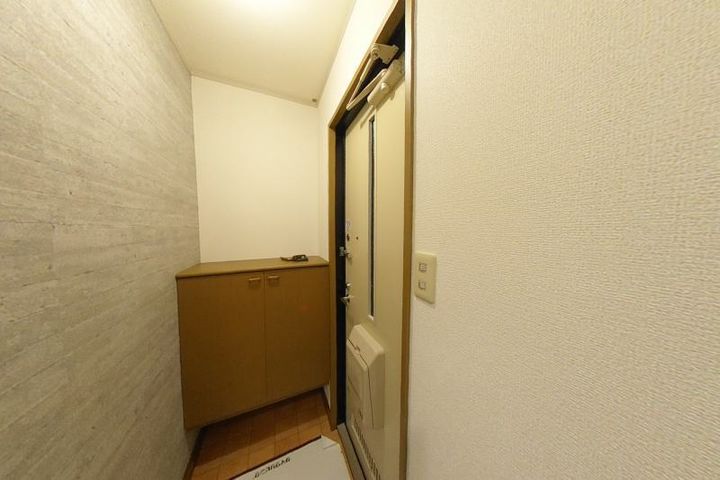 ロイヤルガーデン子安Cの玄関