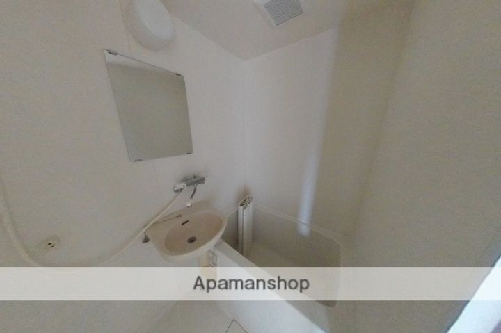 ドゥ・ラトゥール坂井201の風呂