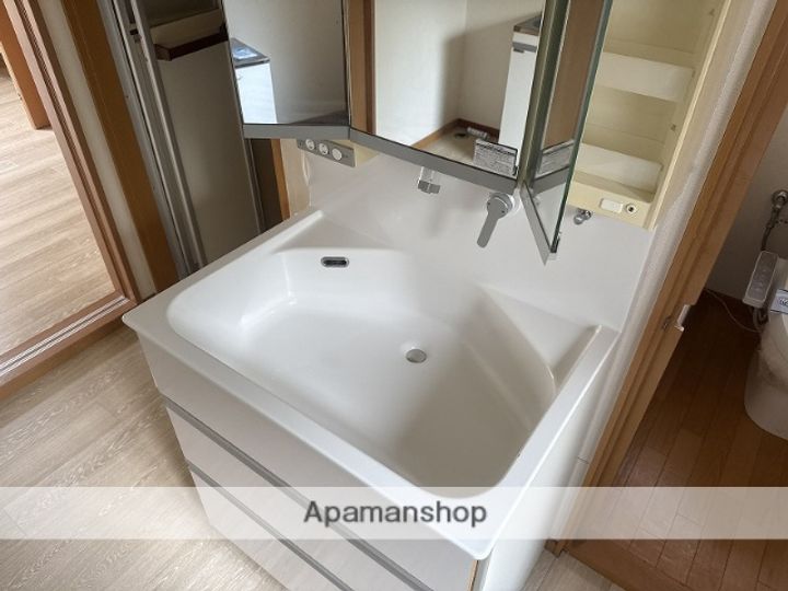 ドゥ・ラトゥール坂井103の内装