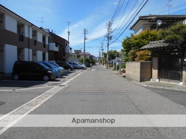 ドゥ・ラトゥール坂井201の周辺