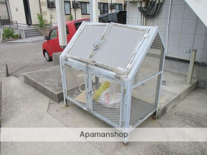 プレ・コート上新栄町102の外観