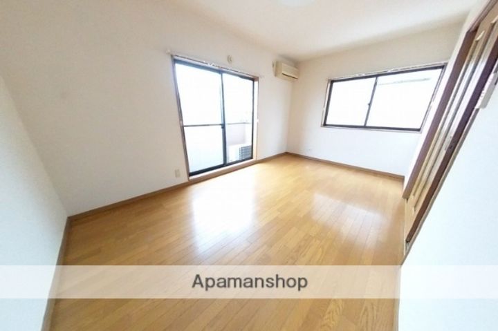 グレース坂井砂山B201の居間