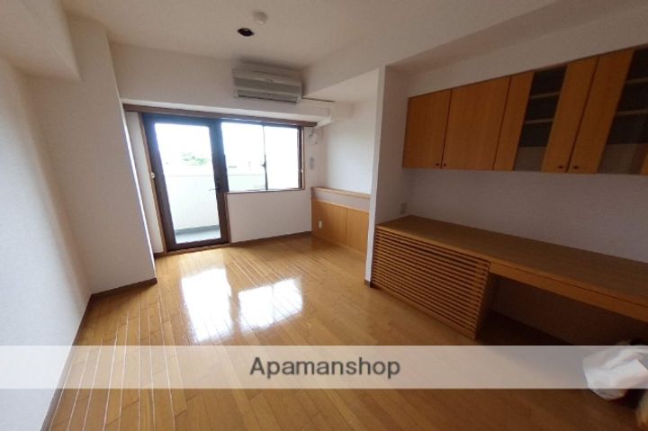 新潟ダイカンプラザ遊学館311の居間