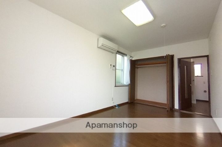 アーバンヒルズ202の居間