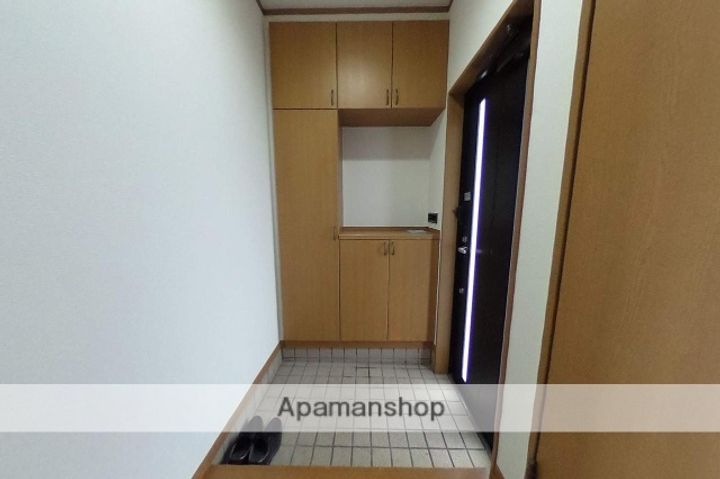 フォレストイン5の玄関