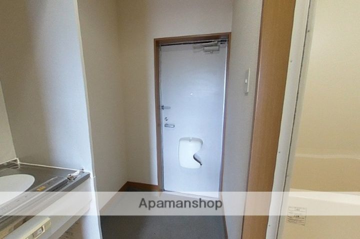 ピュアリバーサイド小針の玄関