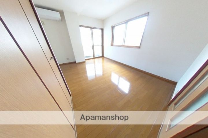 ヴェルサ202の居間