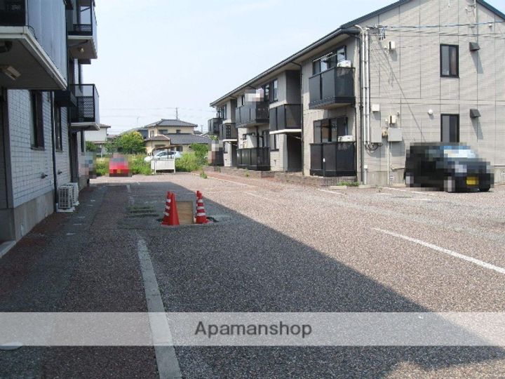 サンシャインB棟202の外観