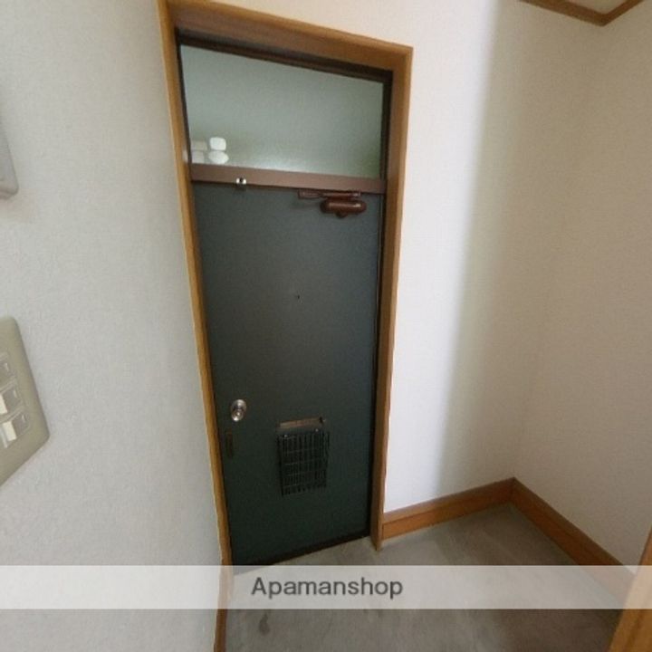 コーポあじさいの玄関