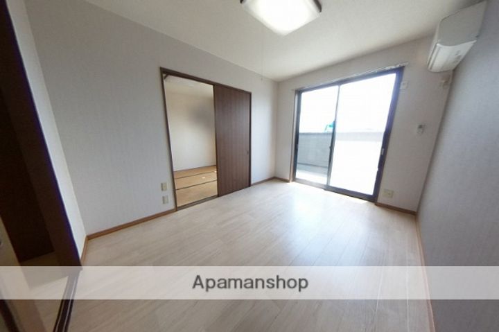 ジュネスⅥの居間