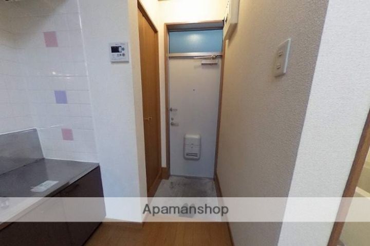 コーポハピネス小針202の玄関