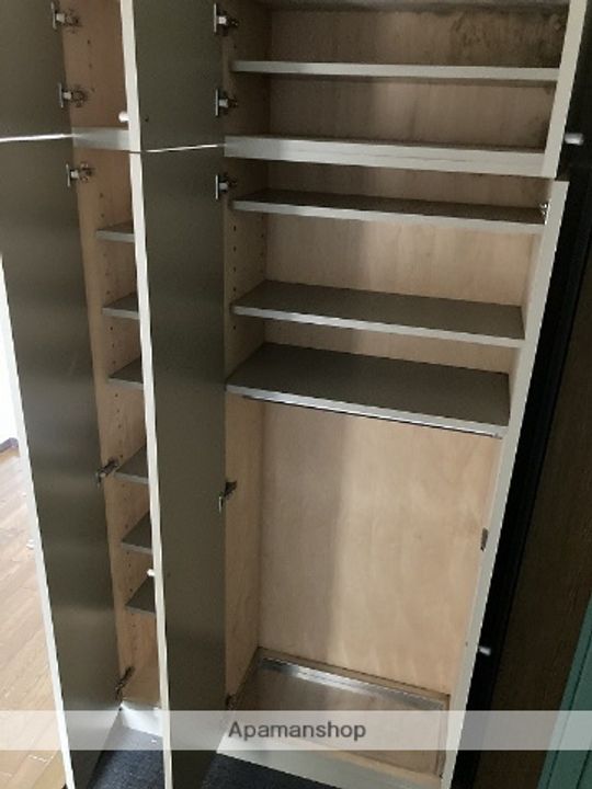 第三渡仙ビル32の内装