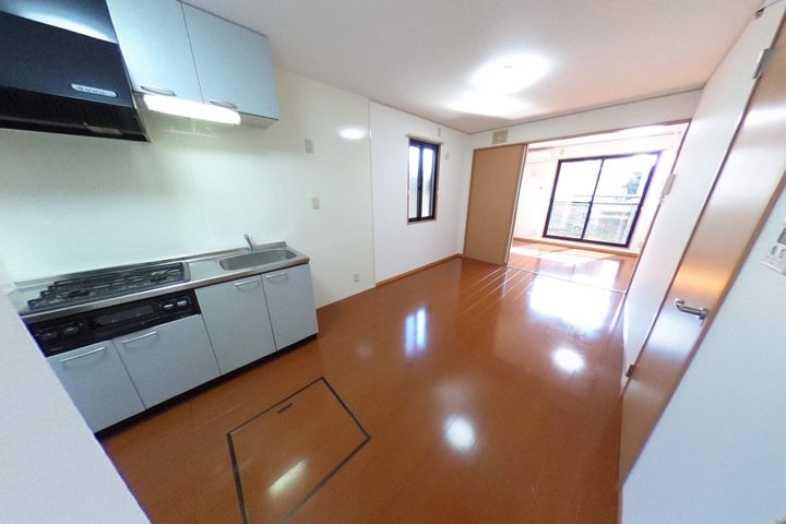 CREST西小針台の内装