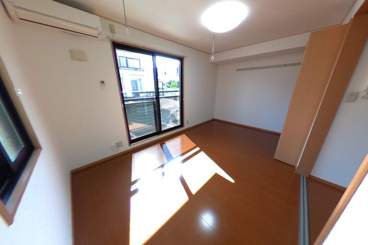 CREST西小針台の内装