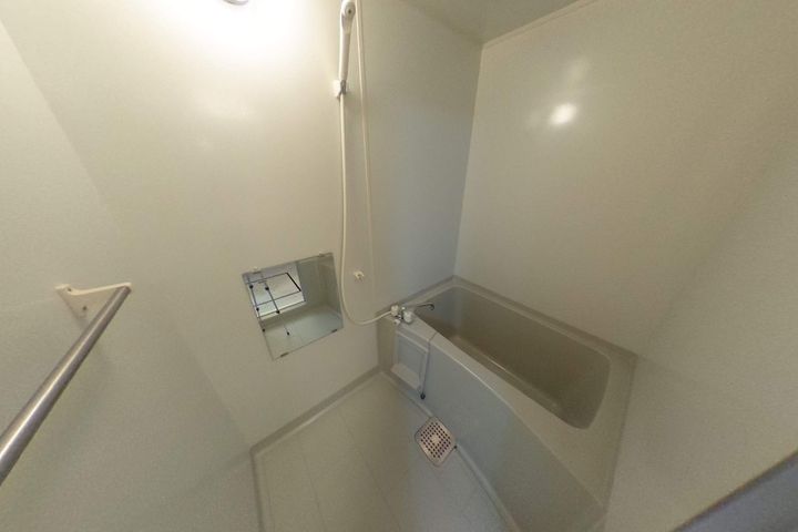 CREST西小針台の風呂