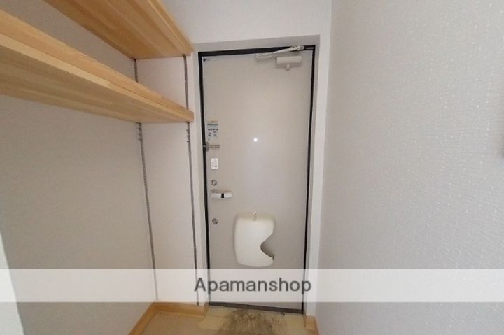 イーリッチテラス関屋本村アネックスの玄関