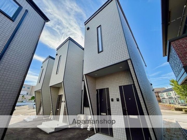 イーリッチテラス関屋本村の外観