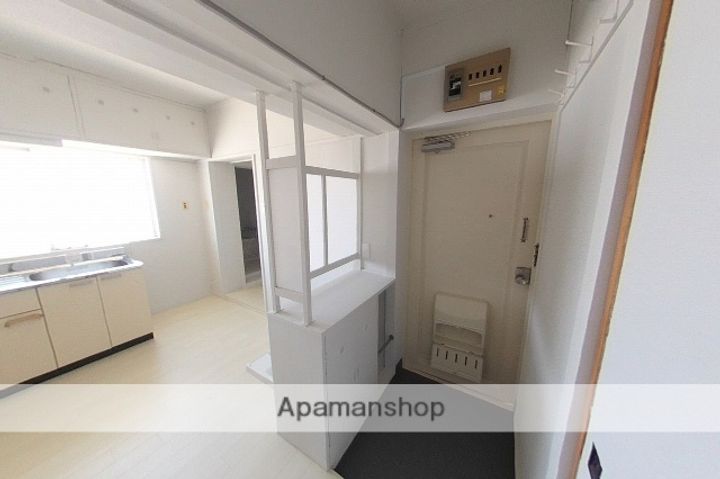 ヴィラナリー黒埼307の玄関