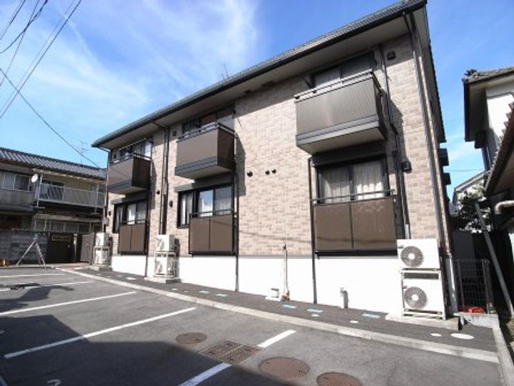 CREST西小針台の外観