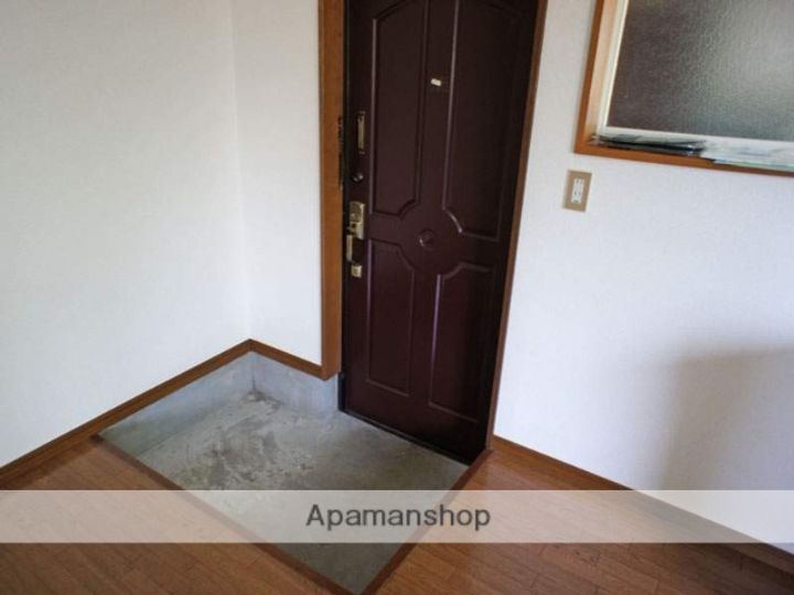 メゾン志賀21103の玄関