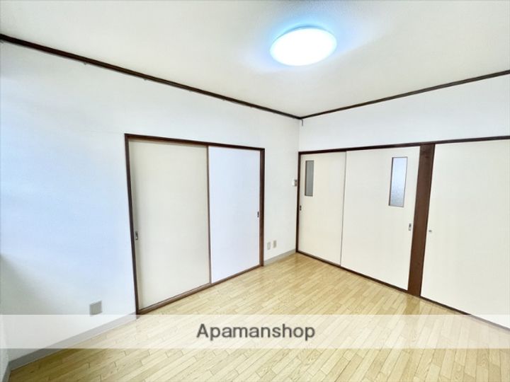 光ハイツの内装